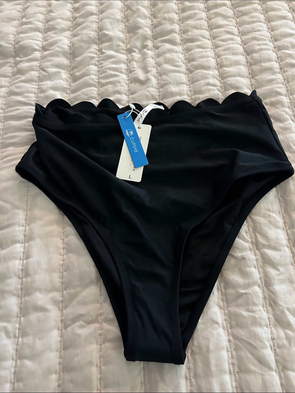 Cupshe Black High-Waist Scallop Bikini Bottom